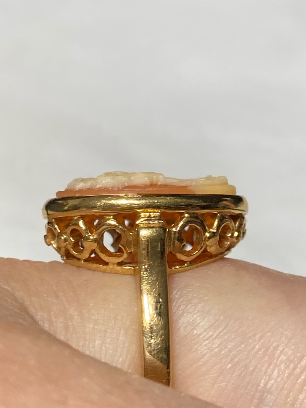 Gold tone & Cameo ring 18K HGE 7 1/2 - Picture 3 of 9